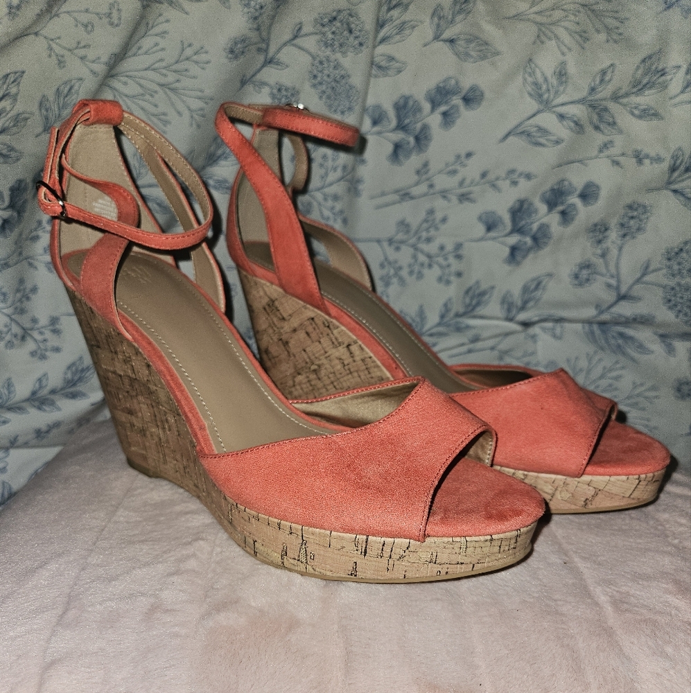 H&M Pink Wedge Sandals with Strappy Details